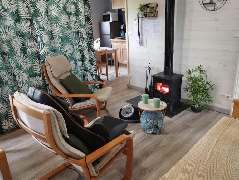 Gite N°4, En Pleine Nature, Frontalier Signy-le-Petit Exterior photo